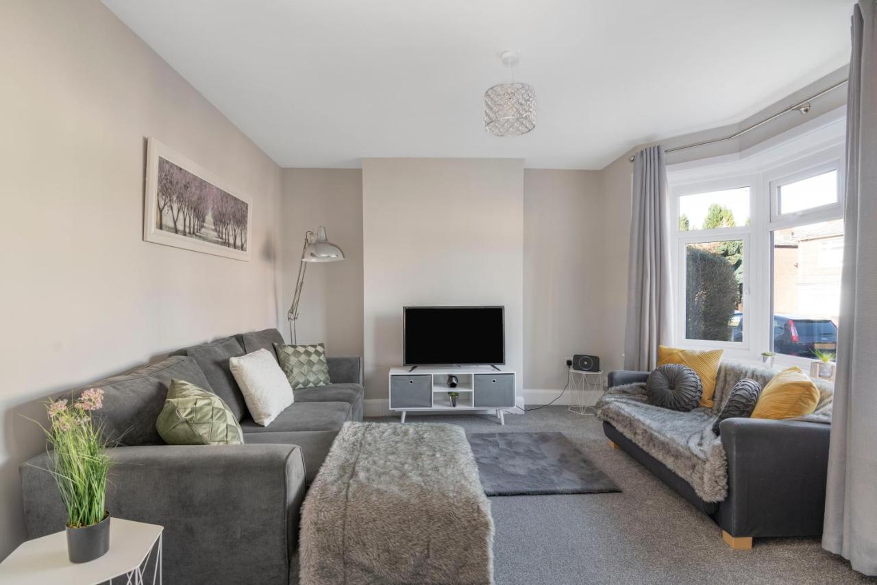 Spacious 3 Bed House, Netflix, Garden, Parking Саутгемптон Екстер'єр фото